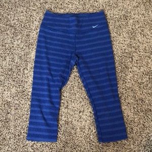 NIKE Capri leggings